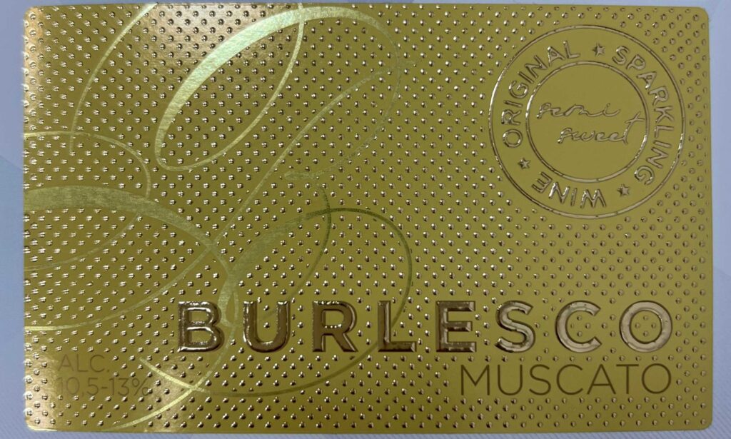 burlesco vino etiketka